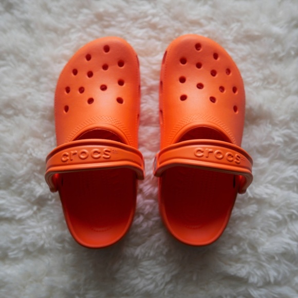 crocs tangerine